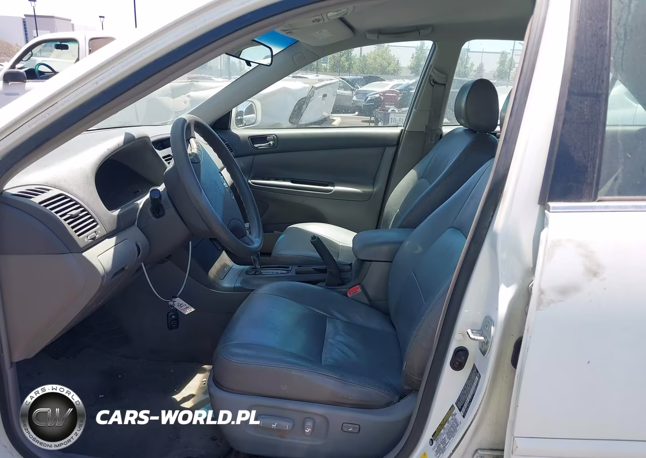 2005 Toyota Camry Le VIN:4T1BE30K05U404540 - 5