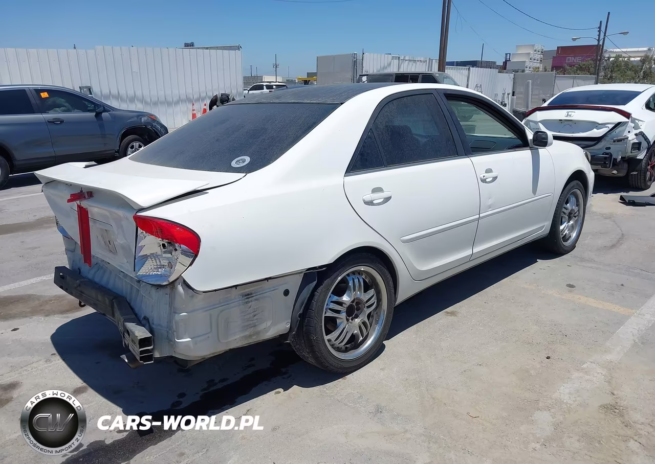 2002 Toyota Camry Se VIN:JTDBE32K120037247 - 4