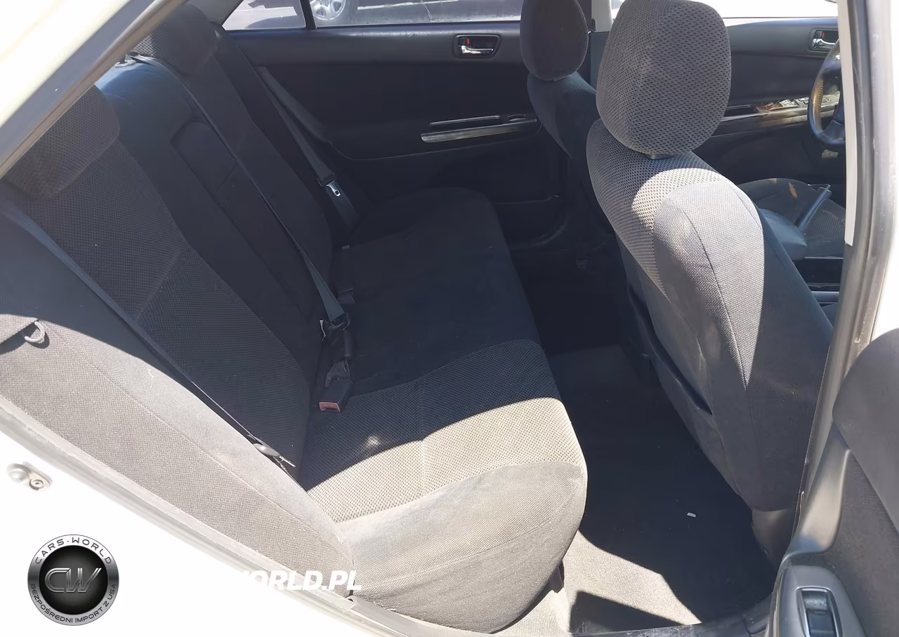 2002 Toyota Camry Se VIN:JTDBE32K120037247 - 8