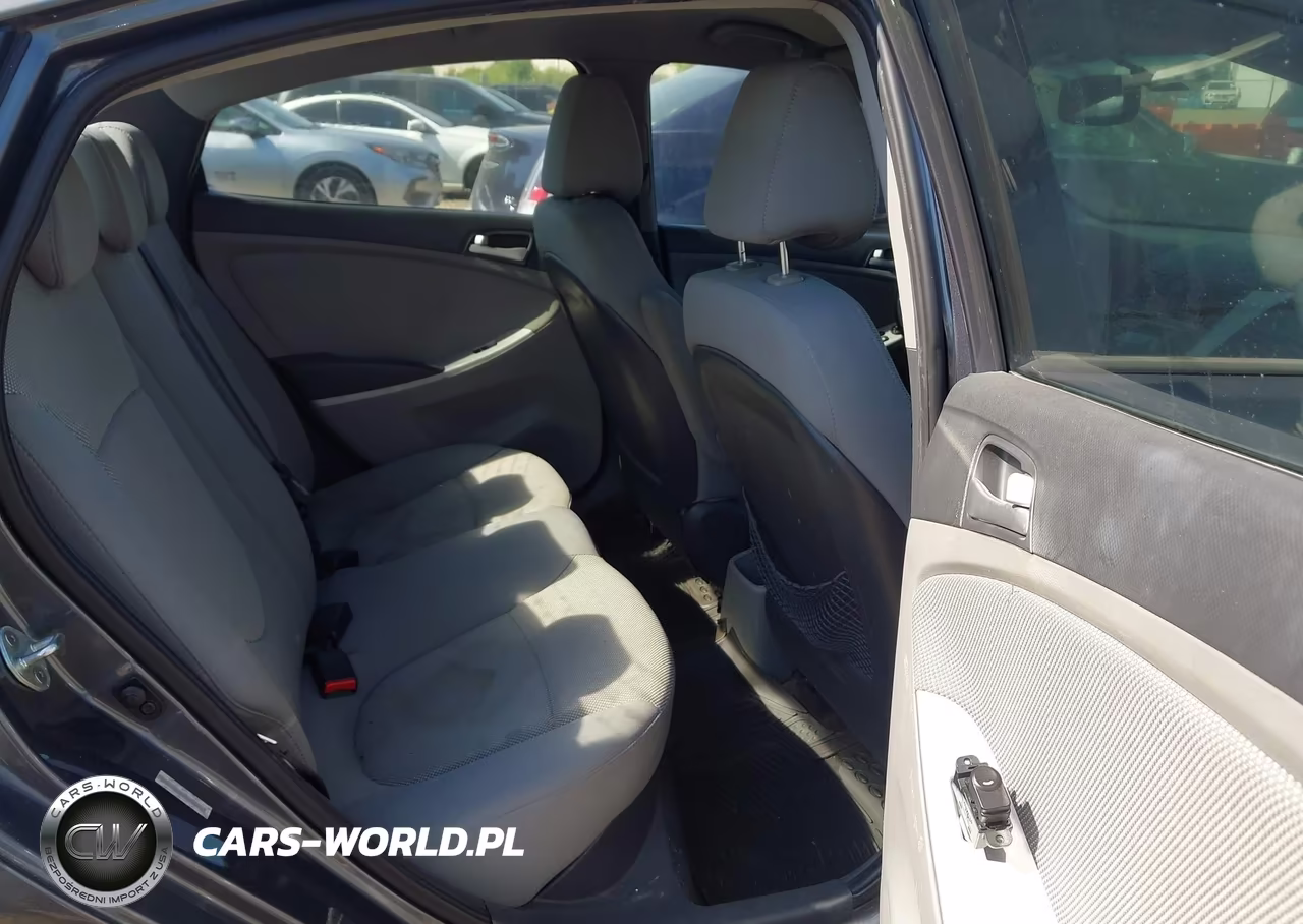 2013 Hyundai Accent Gls VIN:KMHCT4AE2DU323594 - 8
