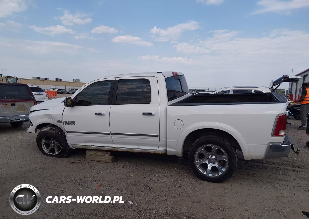 2013 Ram 1500 Laramie VIN:1C6RR7NT3DS605575 - 14