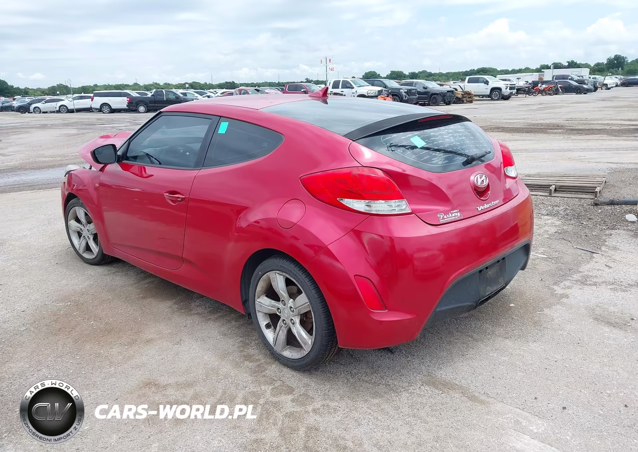 2015 Hyundai Veloster VIN:KMHTC6AD4FU228203 - 3