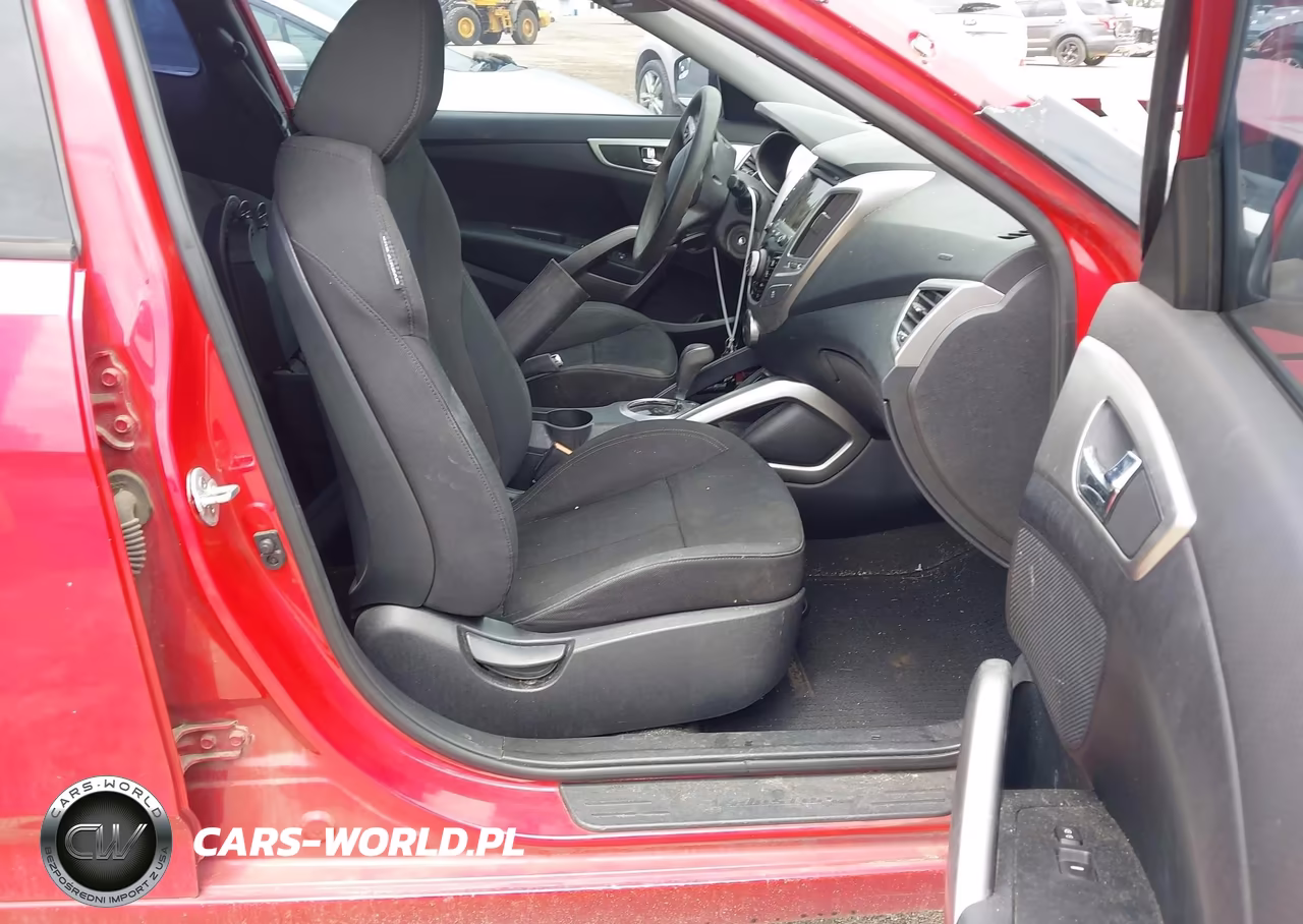2015 Hyundai Veloster VIN:KMHTC6AD4FU228203 - 5
