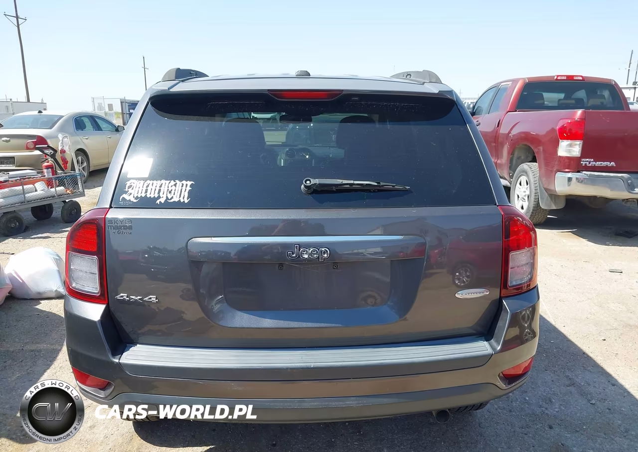 2016 Jeep Compass Latitude VIN:1C4NJDEB6GD631231 - 17