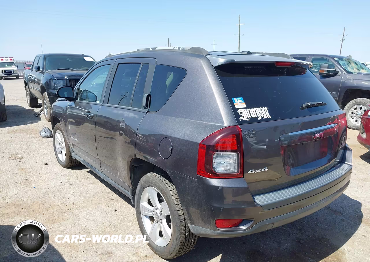 2016 Jeep Compass Latitude VIN:1C4NJDEB6GD631231 - 3