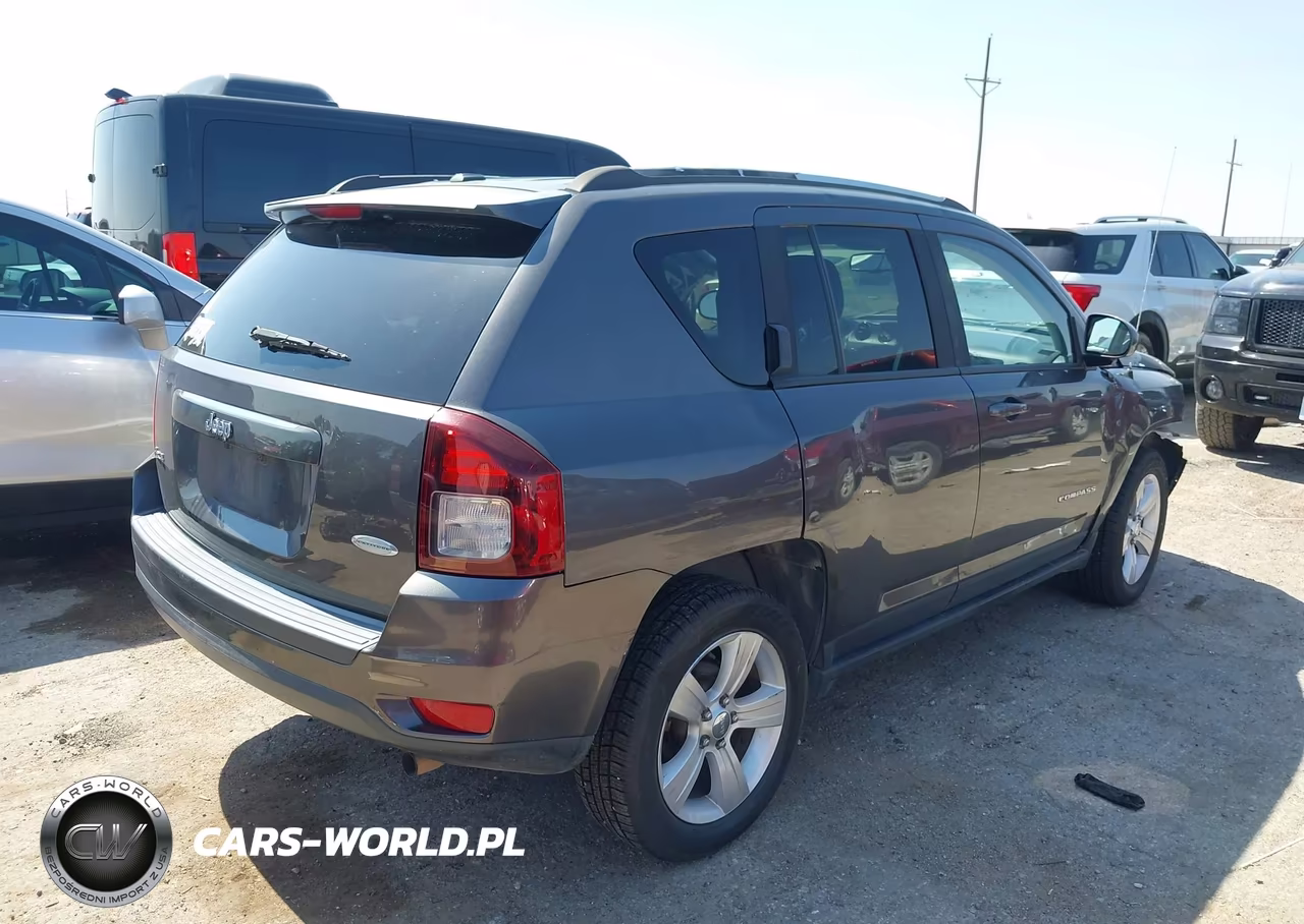2016 Jeep Compass Latitude VIN:1C4NJDEB6GD631231 - 4
