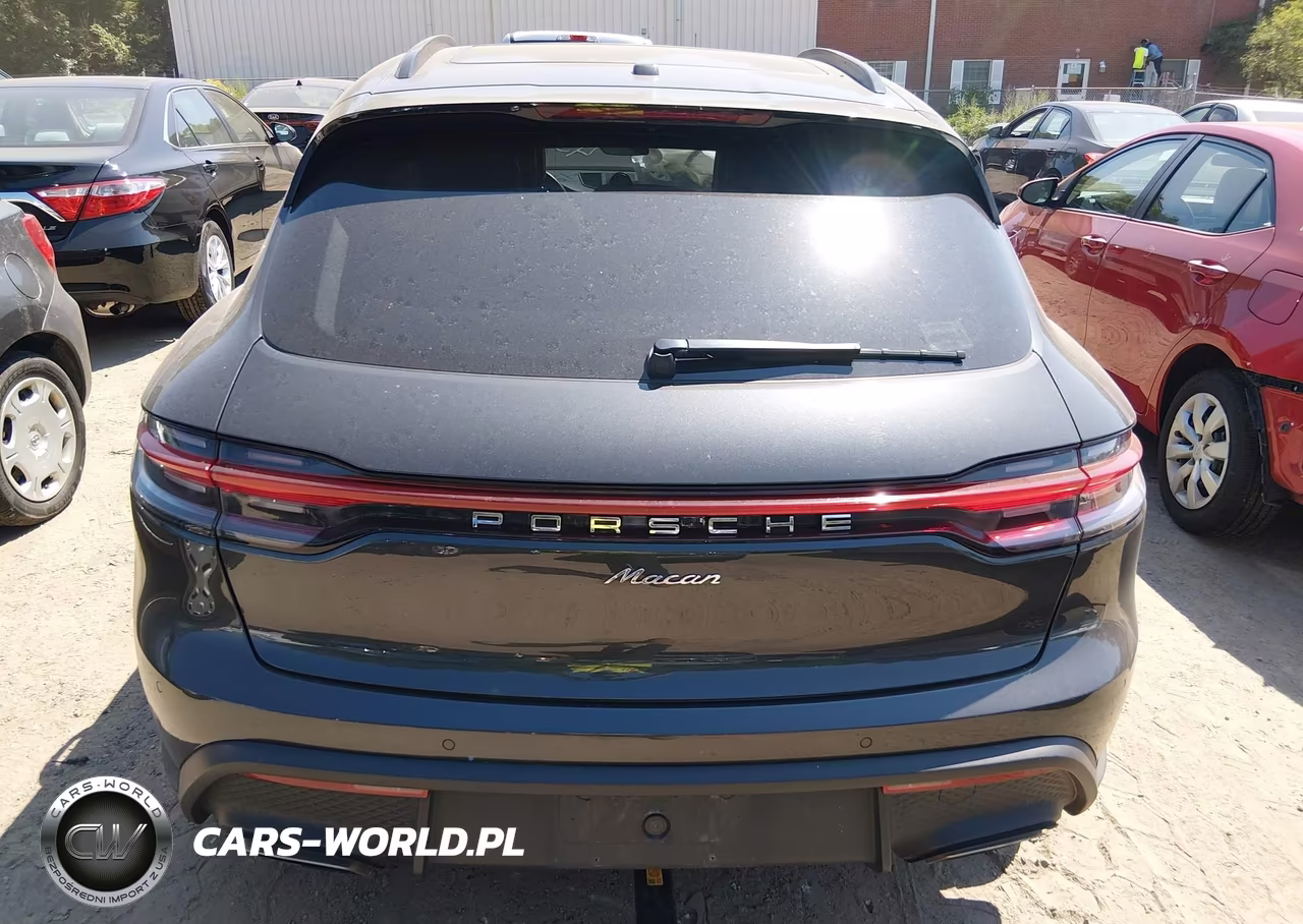 2024 Porsche Macan T VIN:WP1AA2A54RLB00328 - 16