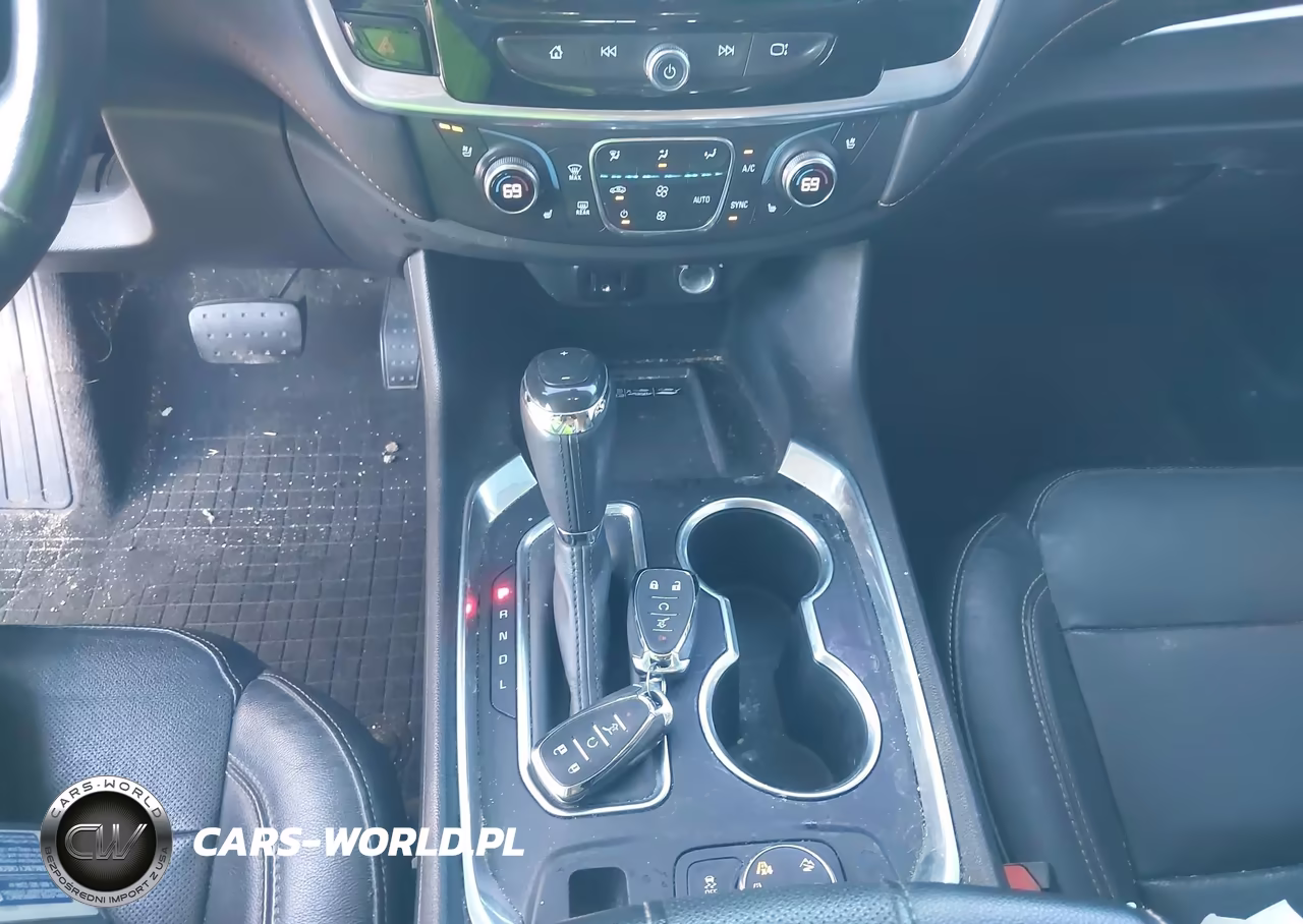 2019 Chevrolet Traverse Premier VIN:1GNEVKKW8KJ300152 - 11