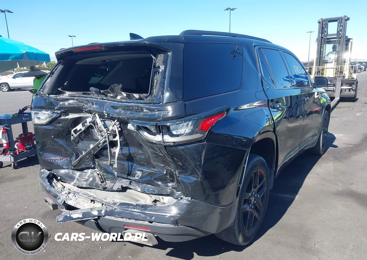 2019 Chevrolet Traverse Premier VIN:1GNEVKKW8KJ300152 - 4