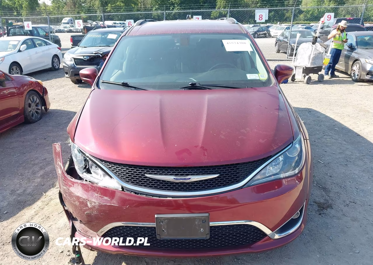 2019 Chrysler Pacifica Touring L VIN:2C4RC1BGXKR547865 - 13