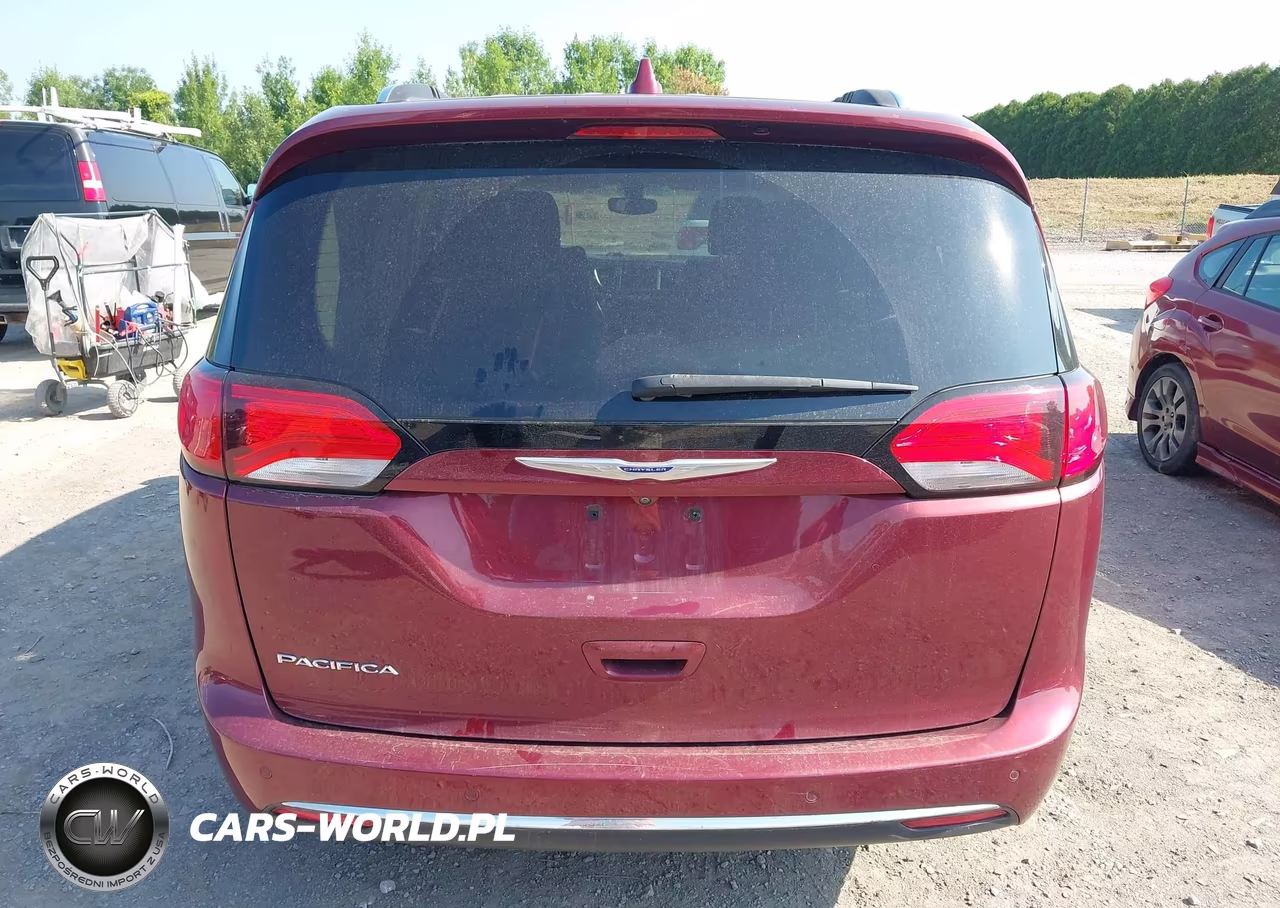 2019 Chrysler Pacifica Touring L VIN:2C4RC1BGXKR547865 - 17