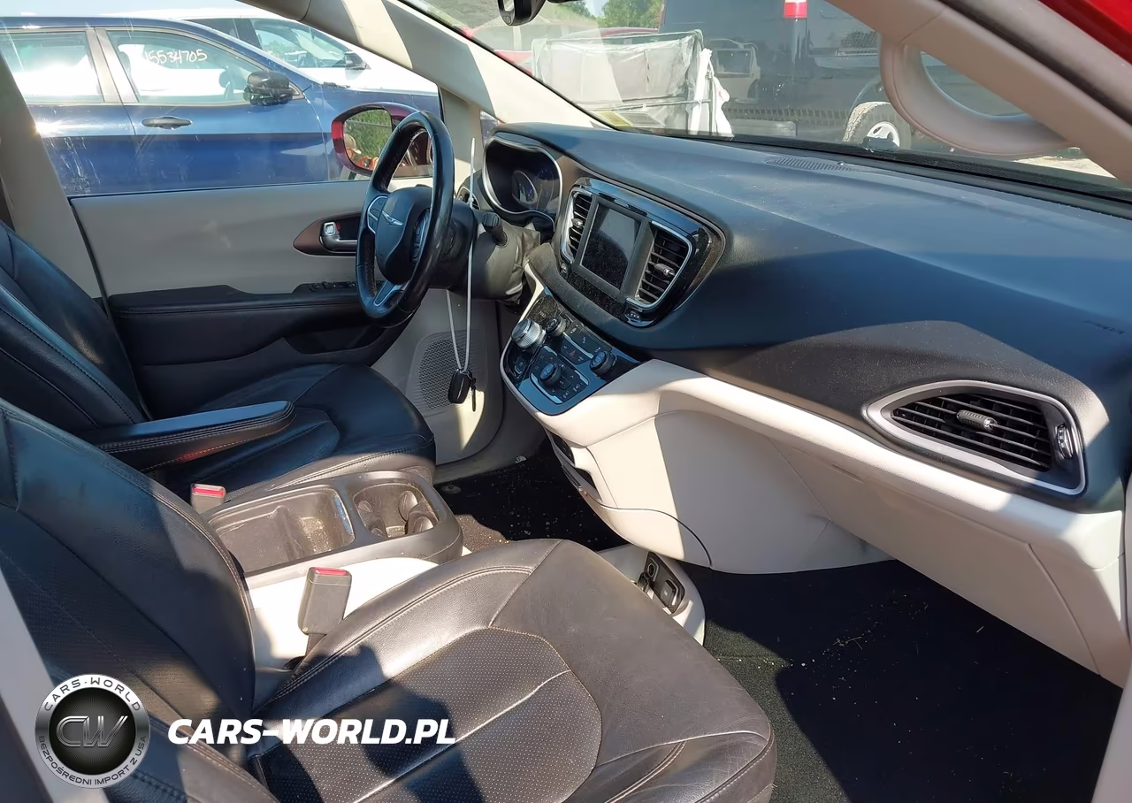 2019 Chrysler Pacifica Touring L VIN:2C4RC1BGXKR547865 - 5
