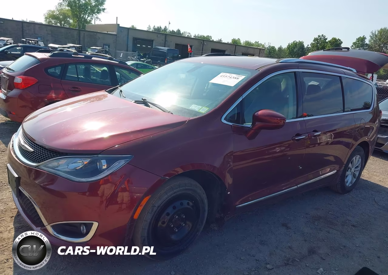 2019 Chrysler Pacifica Touring L VIN:2C4RC1BGXKR547865 - 6