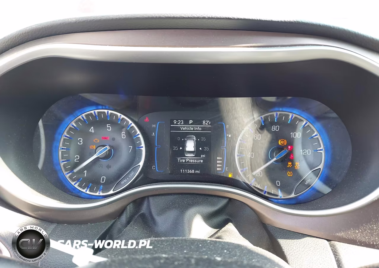 2019 Chrysler Pacifica Touring L VIN:2C4RC1BGXKR547865 - 7