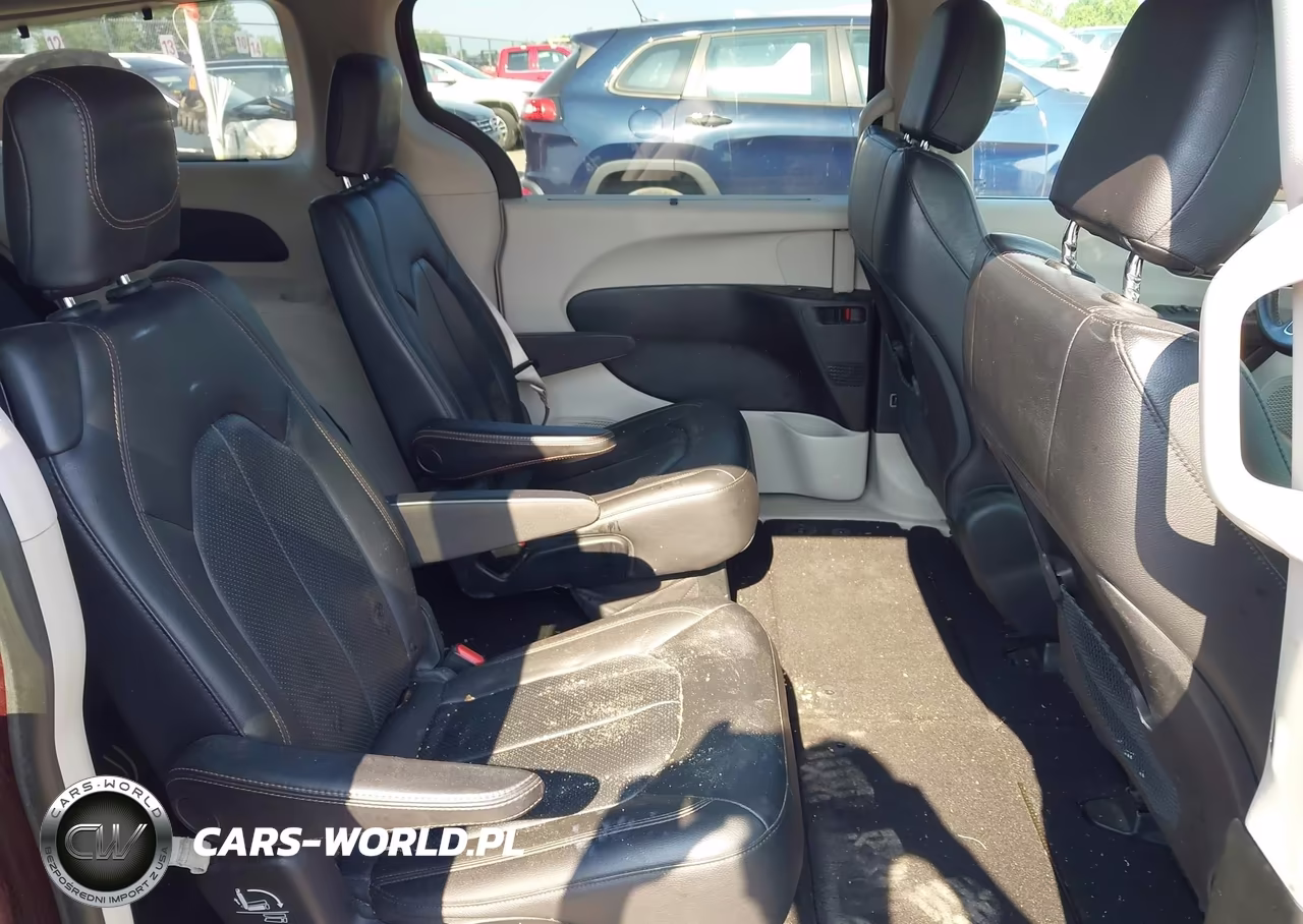 2019 Chrysler Pacifica Touring L VIN:2C4RC1BGXKR547865 - 8