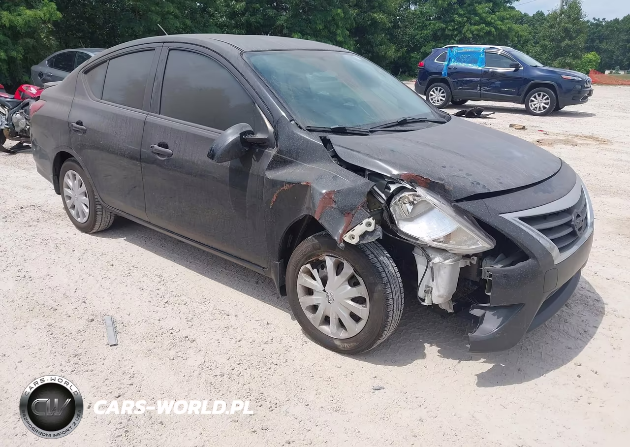 2018 Nissan Versa 1.6 S+