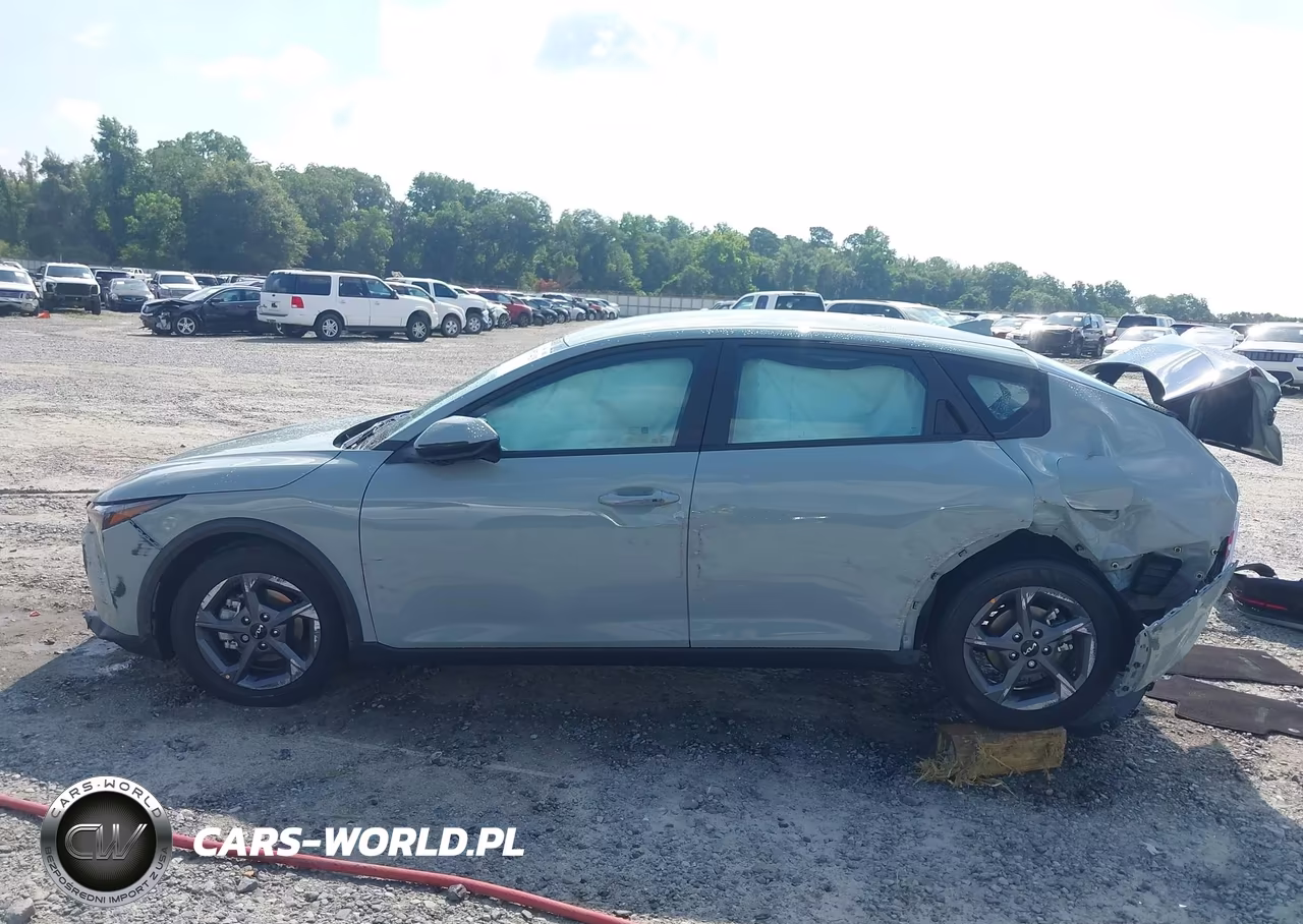 2025 Kia K4 Lxs VIN:3KPFT4DE1SE197057 - 14