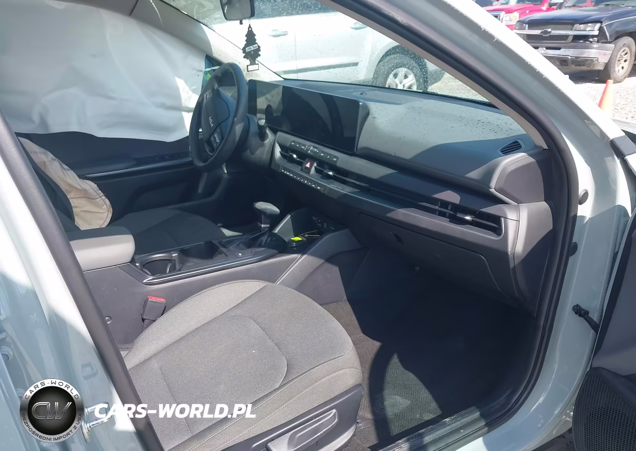 2025 Kia K4 Lxs VIN:3KPFT4DE1SE197057 - 5