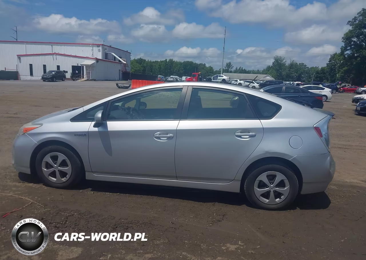 2013 Toyota Prius Three VIN:JTDKN3DU3D5653584 - 14