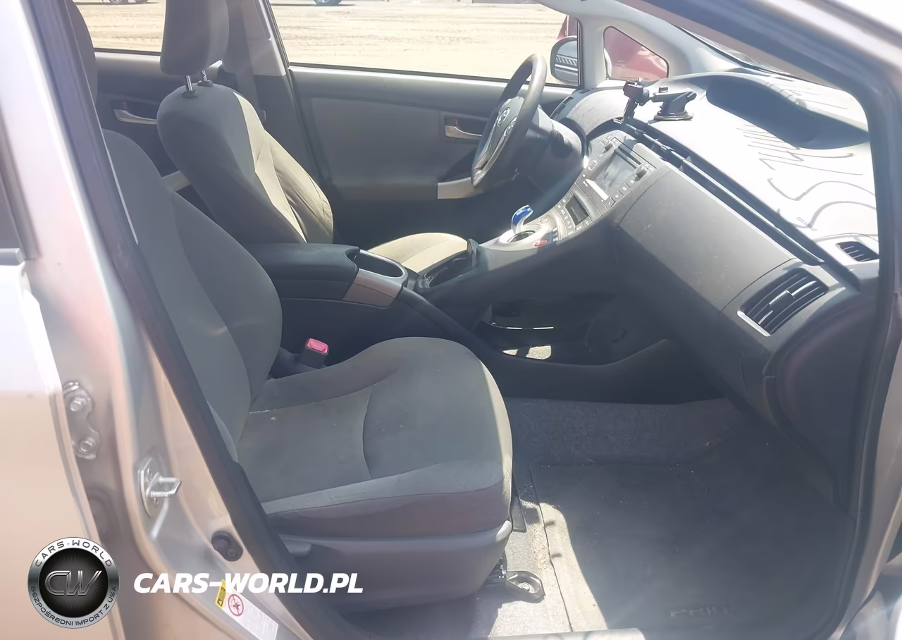 2013 Toyota Prius Three VIN:JTDKN3DU3D5653584 - 5