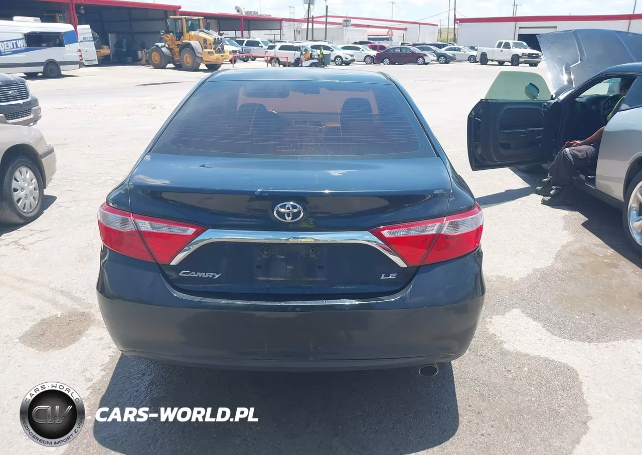 2016 Toyota Camry Le VIN:4T1BF1FK6GU611574 - 16