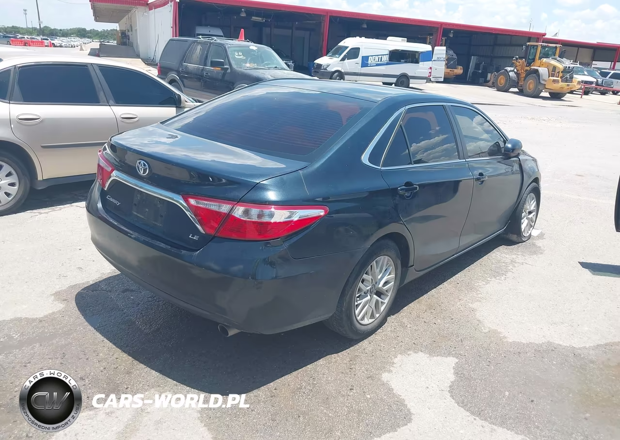 2016 Toyota Camry Le VIN:4T1BF1FK6GU611574 - 4