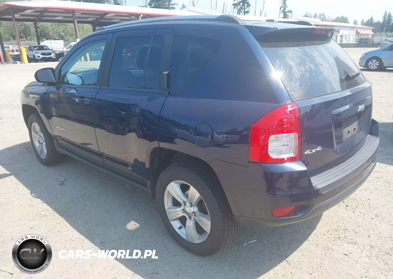 2012 Jeep Compass Latitude VIN:1C4NJDEBXCD676618 - 3