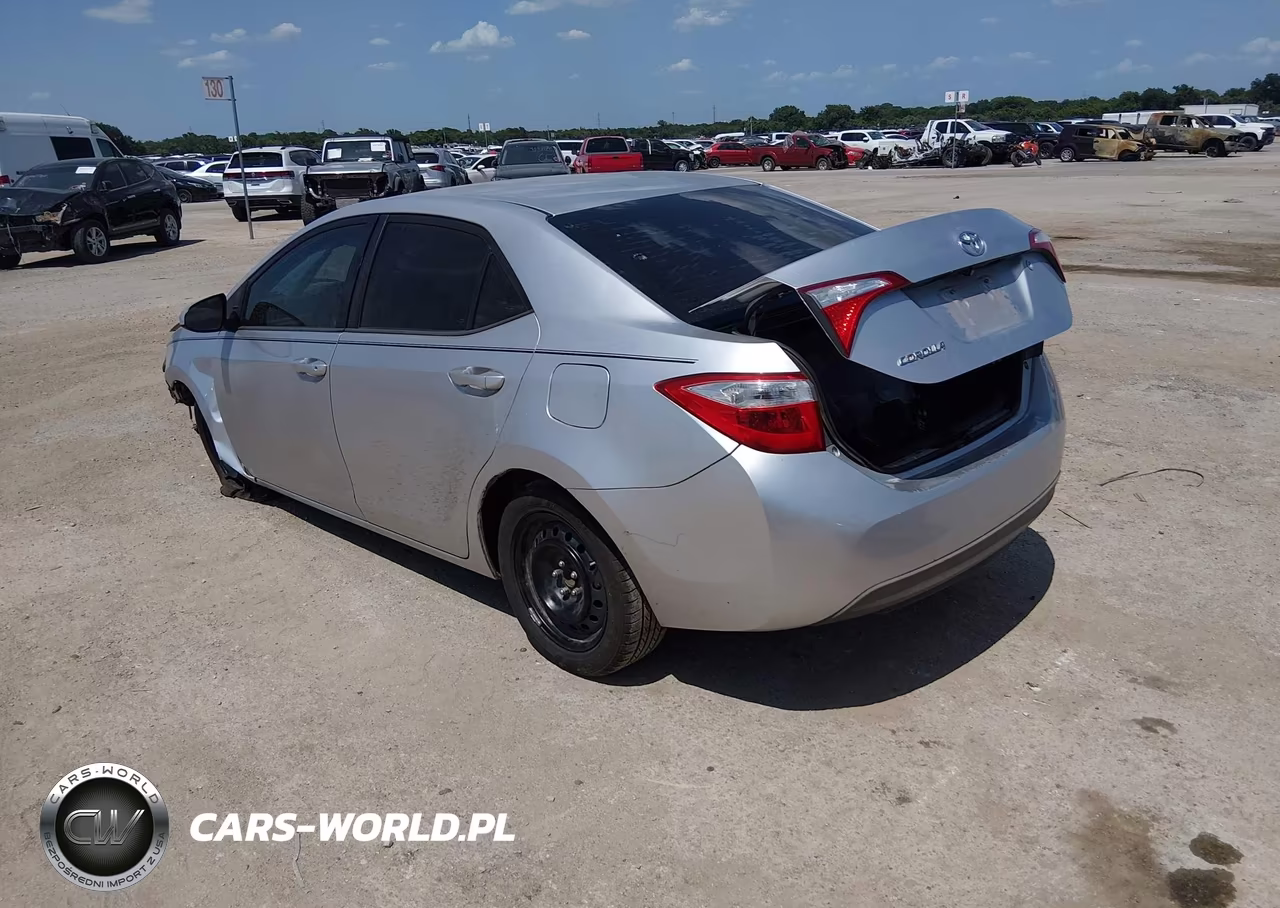 2014 Toyota Corolla Le VIN:5YFBURHE2EP158855 - 3