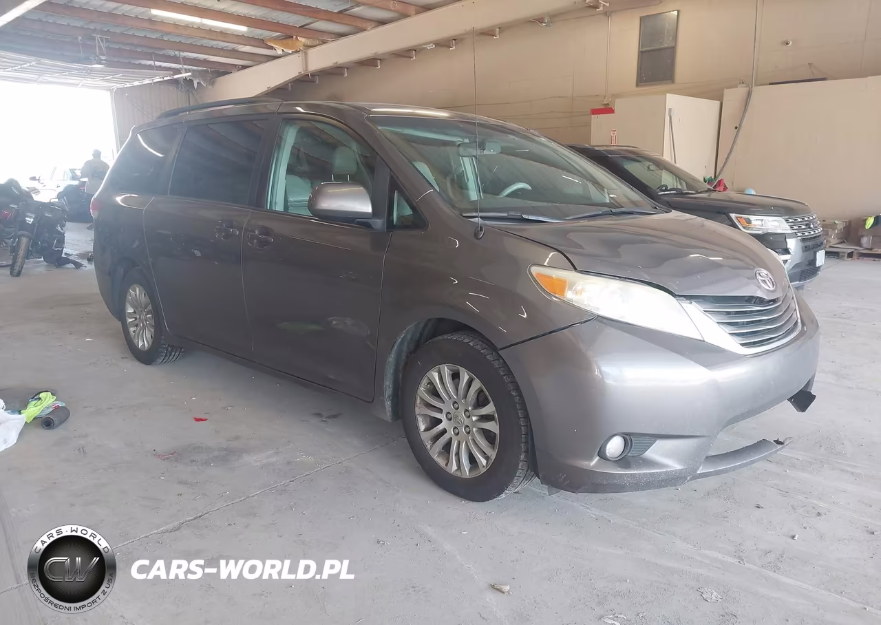 2011 Toyota Sienna Xle V6 – zdjęcie 1 z 21