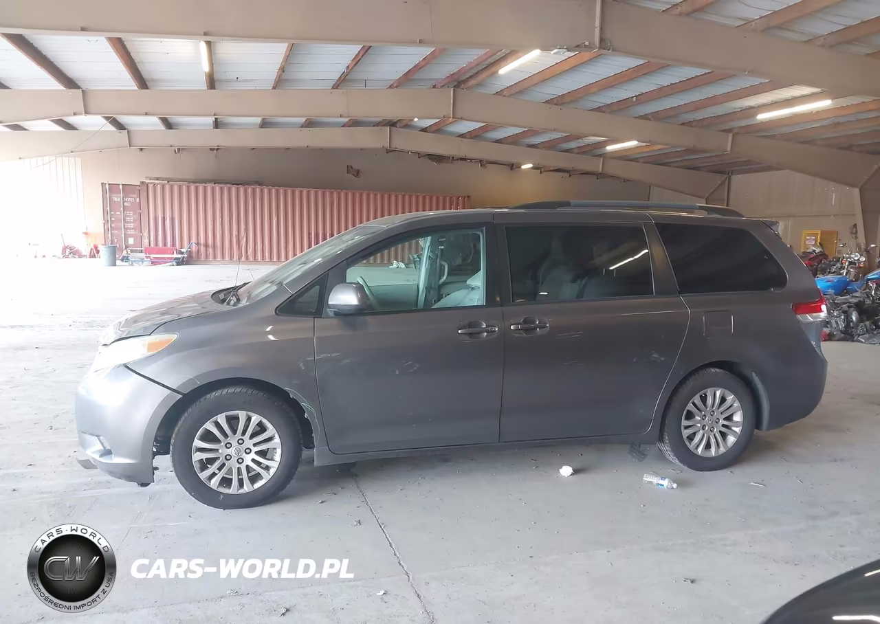 2011 Toyota Sienna Xle V6 VIN:5TDYK3DC6BS007067 - 14