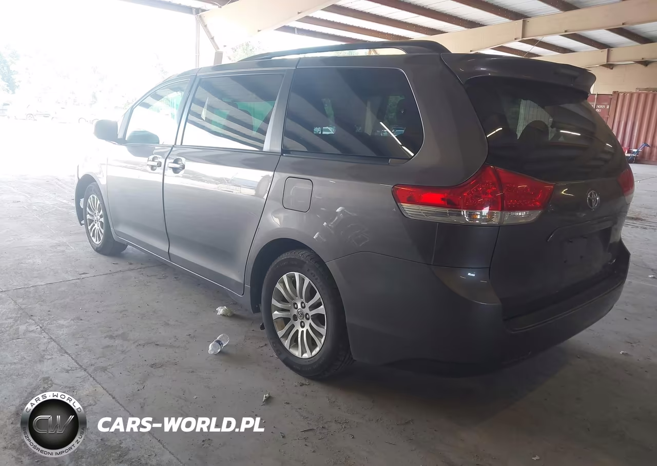 2011 Toyota Sienna Xle V6 VIN:5TDYK3DC6BS007067 - 3