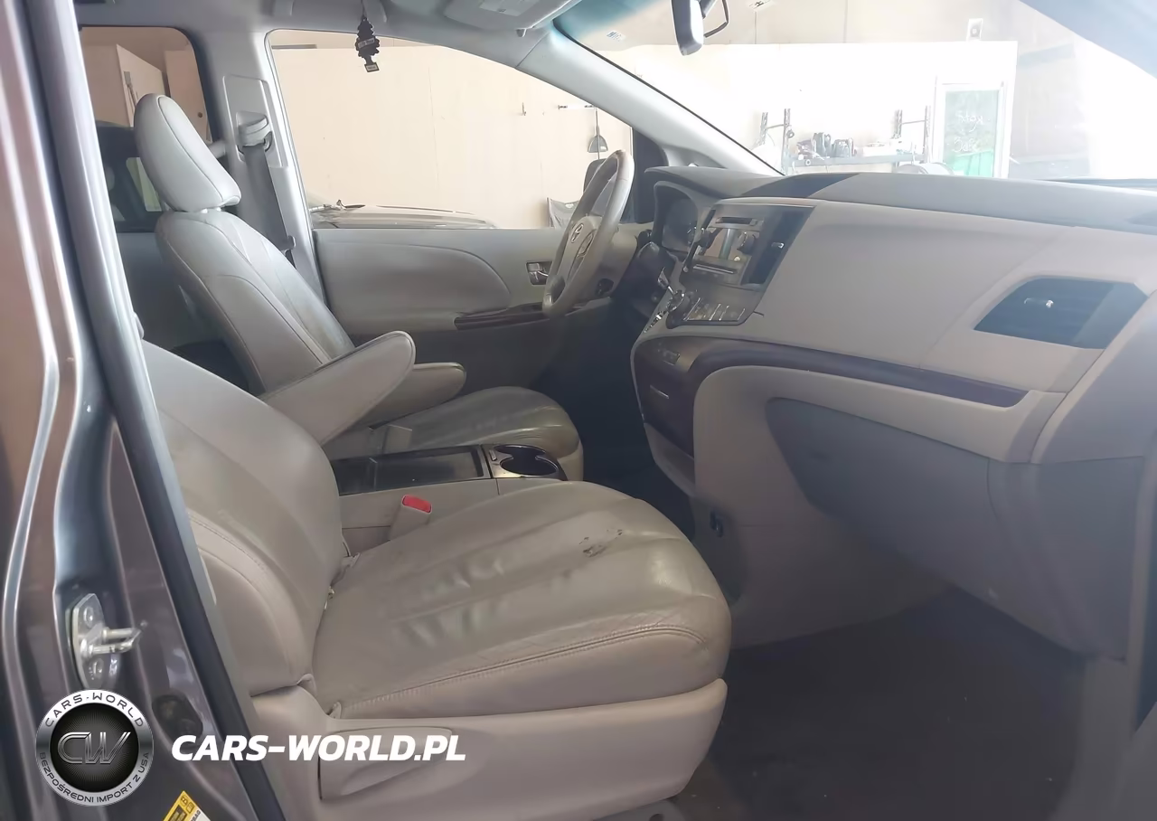2011 Toyota Sienna Xle V6 VIN:5TDYK3DC6BS007067 - 5