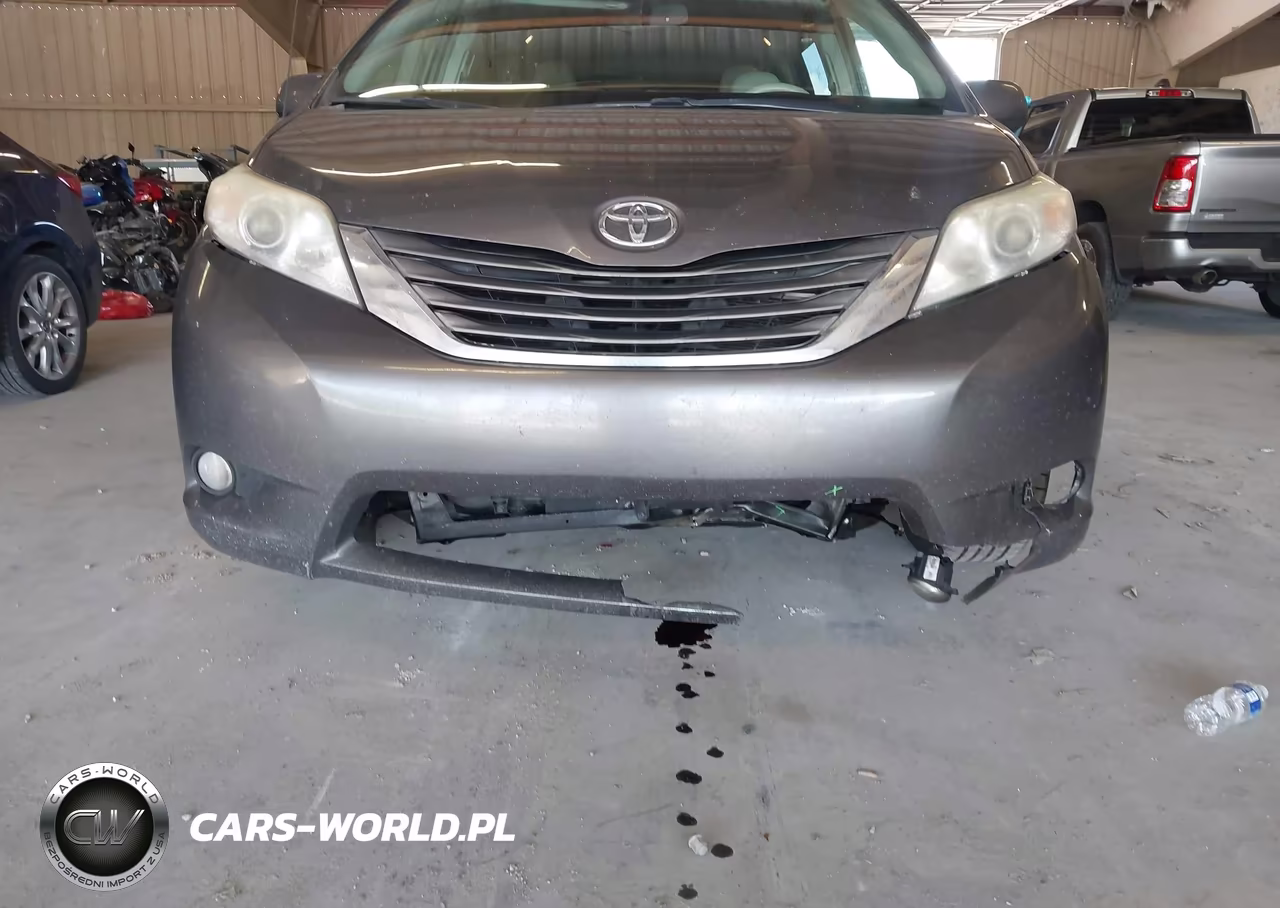 2011 Toyota Sienna Xle V6 VIN:5TDYK3DC6BS007067 - 6