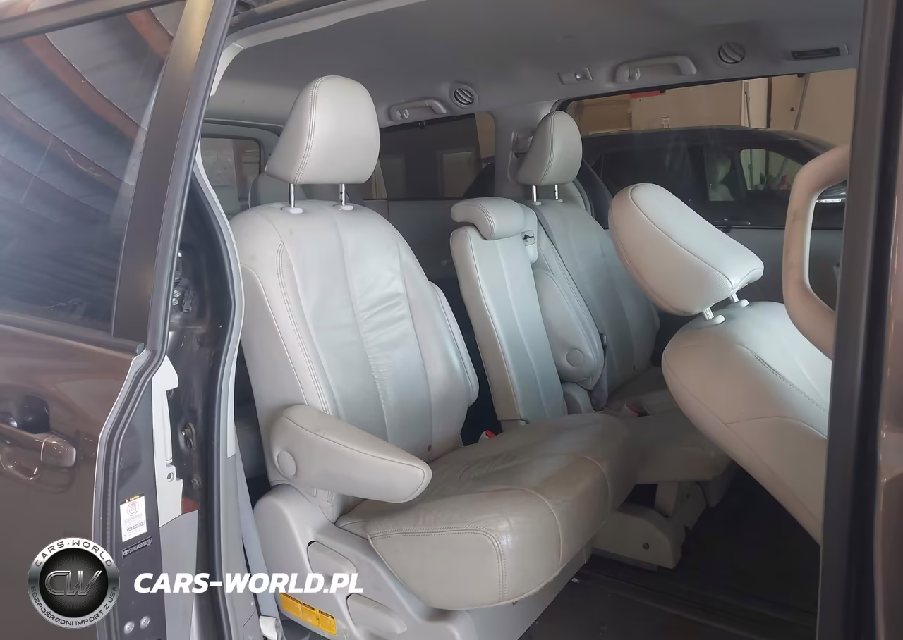 2011 Toyota Sienna Xle V6 VIN:5TDYK3DC6BS007067 - 8