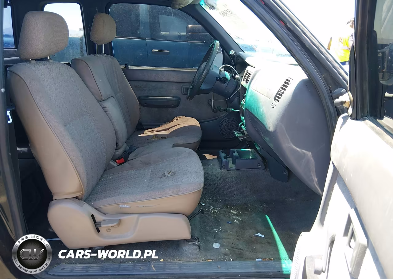 2000 Toyota Tacoma VIN:4TAVL52N9YZ579298 - 5