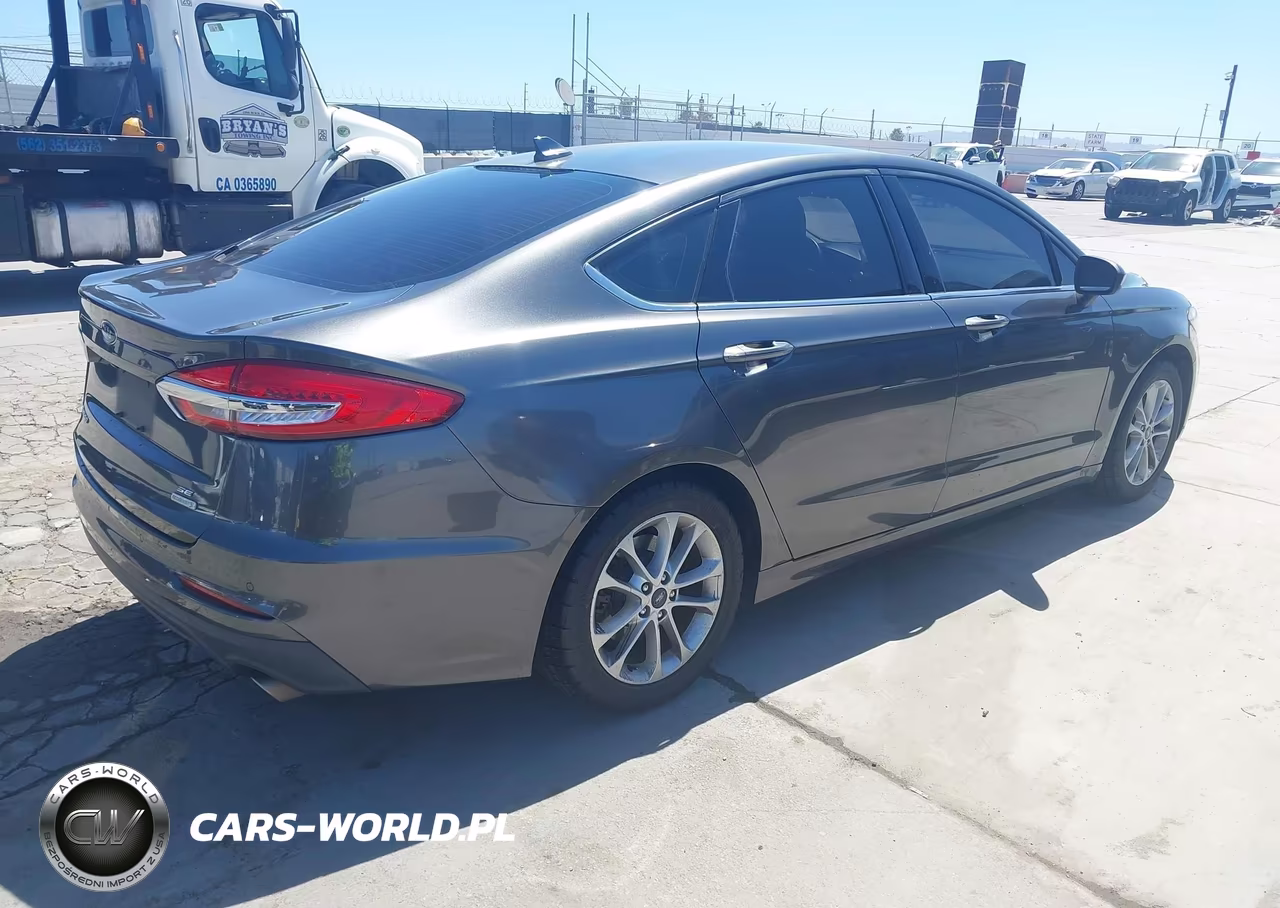 2019 Ford Fusion Se VIN:3FA6P0HD6KR135103 - 4