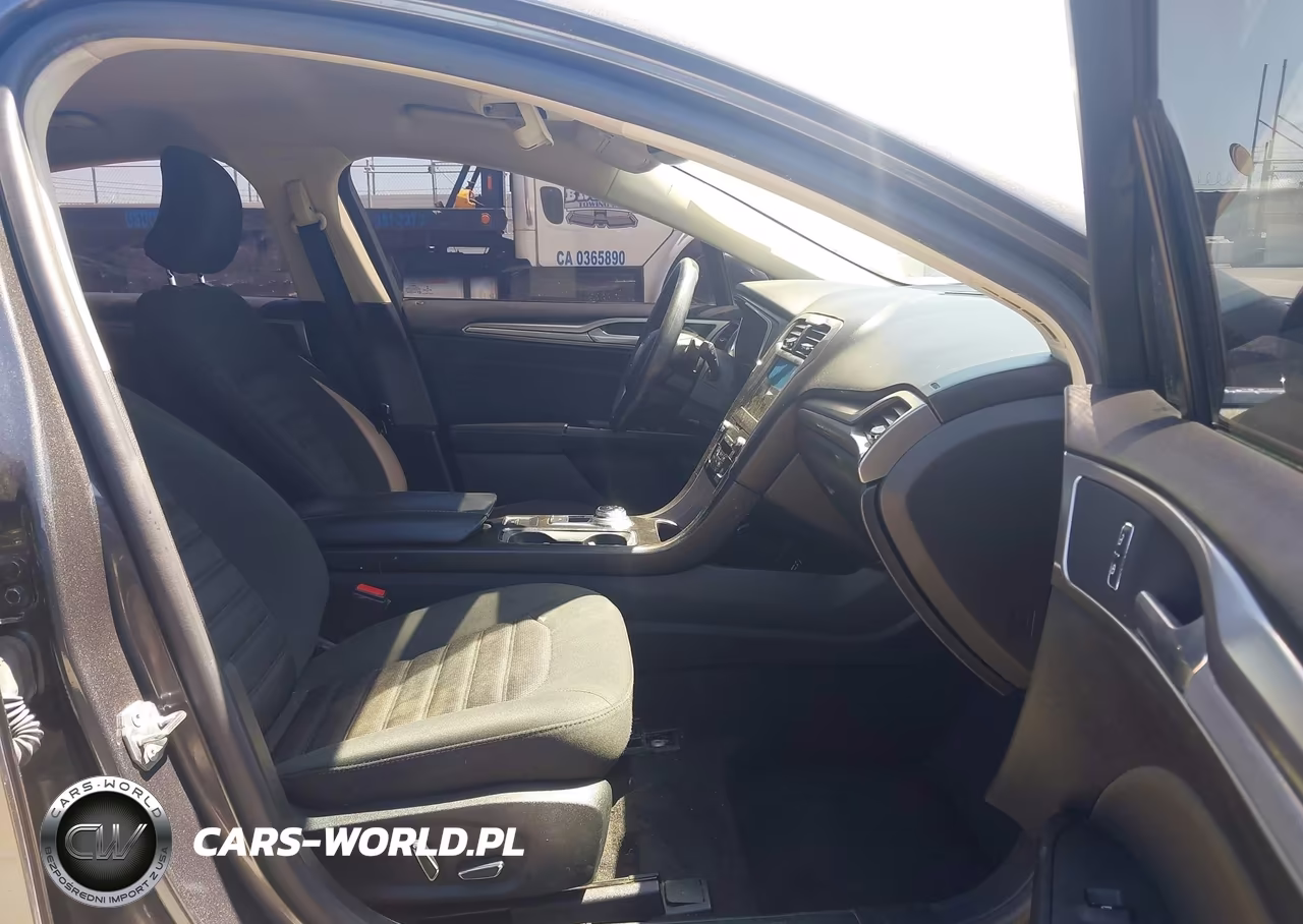 2019 Ford Fusion Se VIN:3FA6P0HD6KR135103 - 5