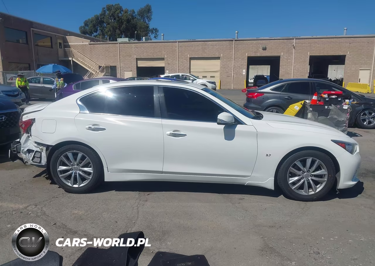 2014 Infiniti Q50 Premium VIN:JN1BV7APXEM686680 - 13