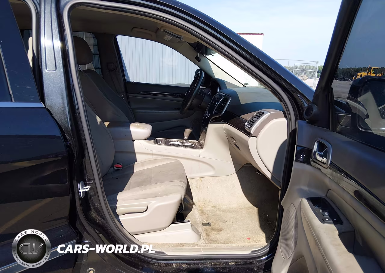 2012 Jeep Grand Cherokee Laredo VIN:1C4RJEAG3CC259890 - 5
