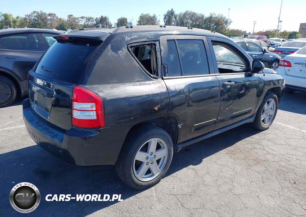 2008 Jeep Compass Sport VIN:1J8FT47058D615588 - 4