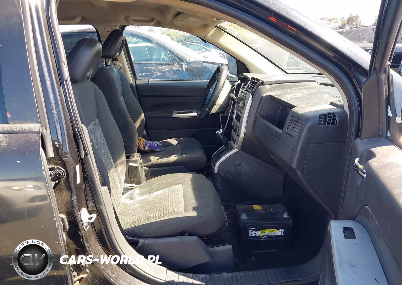 2008 Jeep Compass Sport VIN:1J8FT47058D615588 - 5