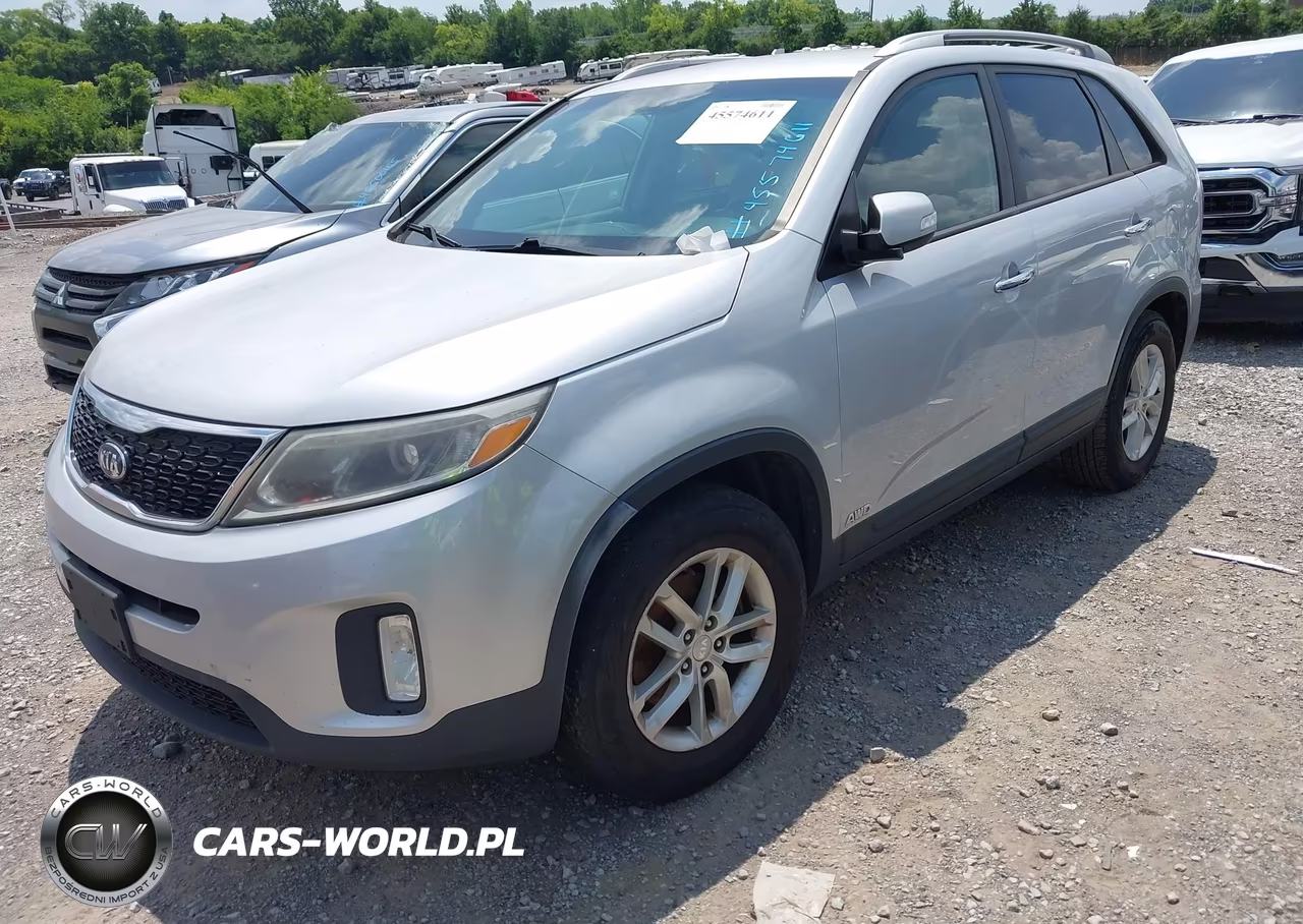 2015 Kia Sorento Lx VIN:5XYKTCA61FG585176 - 2