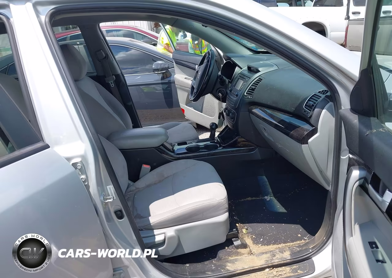 2015 Kia Sorento Lx VIN:5XYKTCA61FG585176 - 5