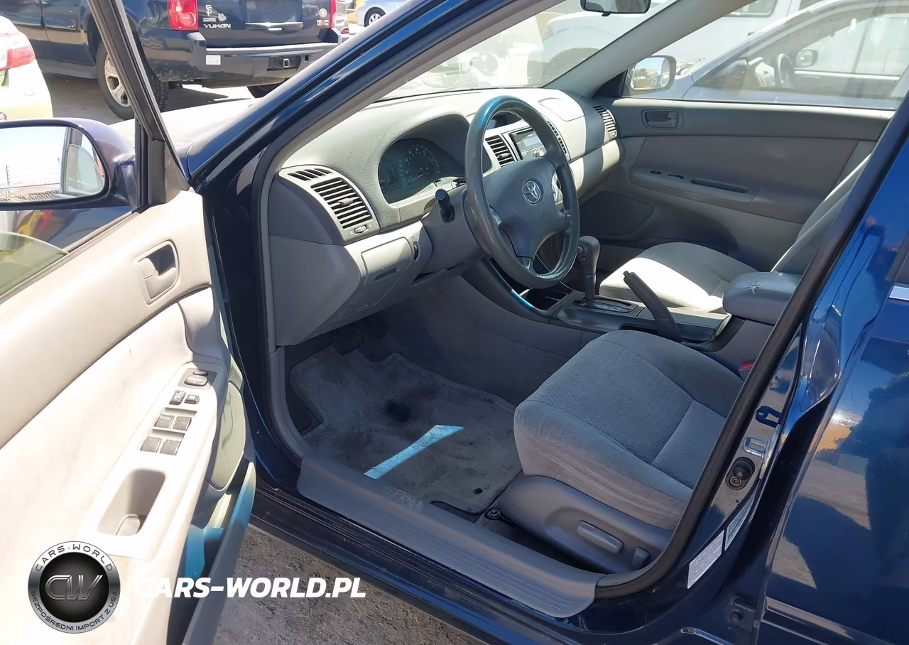 2002 Toyota Camry Le VIN:JTDBE32K120124954 - 5