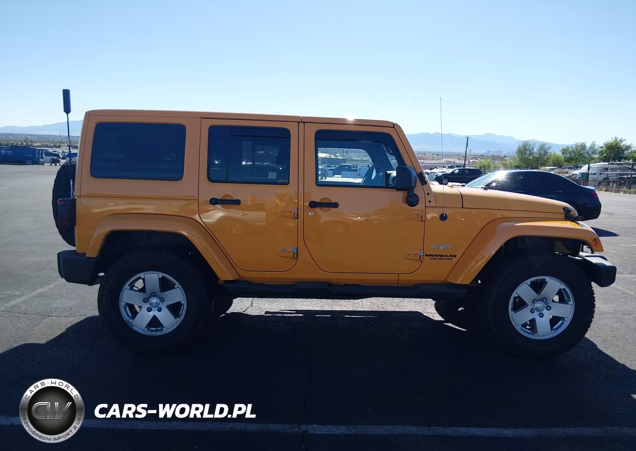 2012 Jeep Wrangler Unlimited Sahara VIN:1C4BJWEG8CL196559 - 13