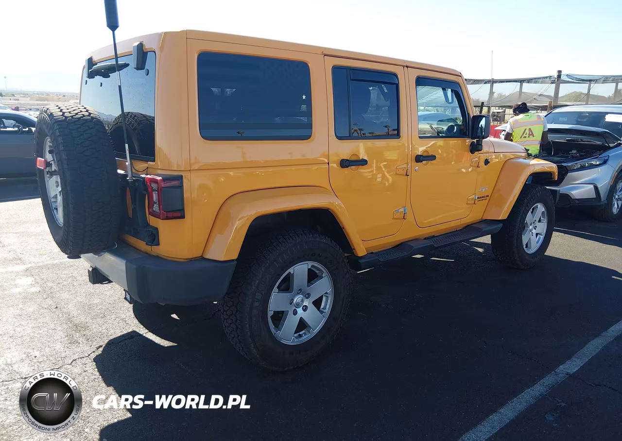 2012 Jeep Wrangler Unlimited Sahara VIN:1C4BJWEG8CL196559 - 4