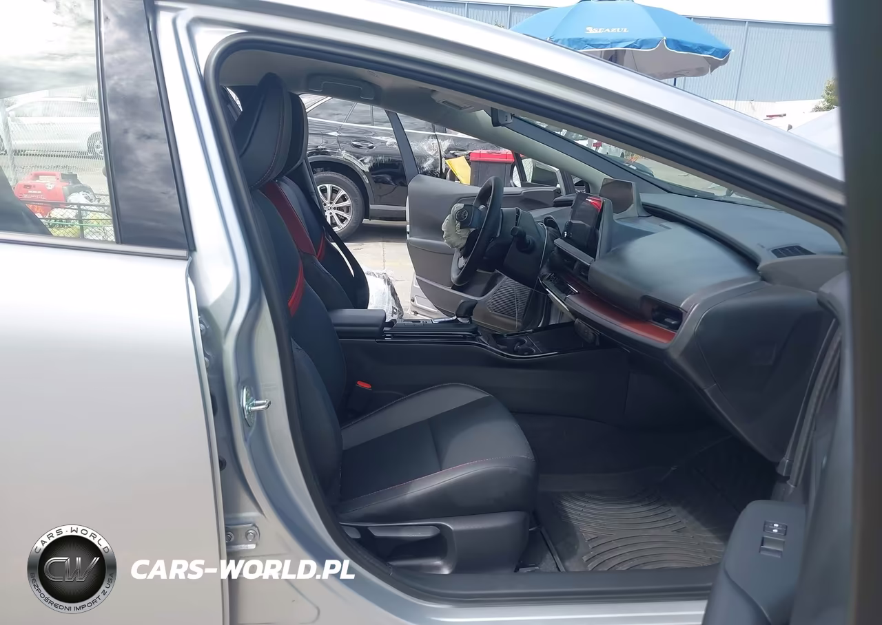 2026 Toyota Prius Plug-In Hybrid Xse VIN:JTDACACU7T3069335 - 5