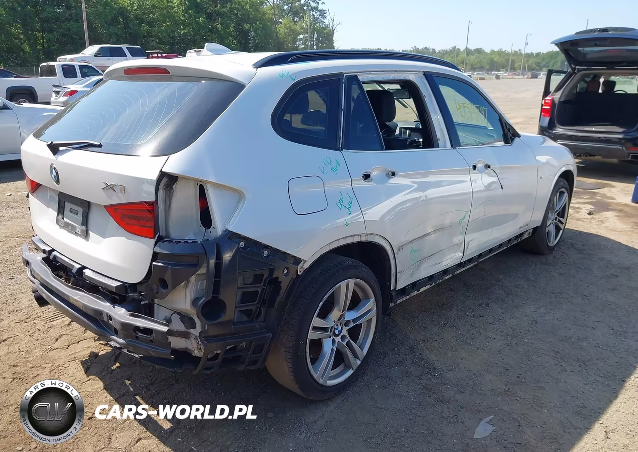 2015 BMW X1 xDrive35I VIN:WBAVM5C5XFVV94619 - 4