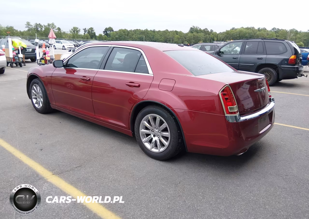 2014 Chrysler 300 VIN:2C3CCAAGXEH118540 - 3