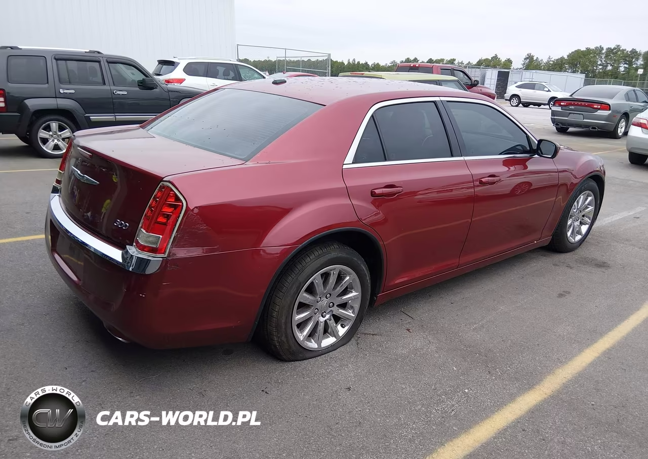 2014 Chrysler 300 VIN:2C3CCAAGXEH118540 - 4